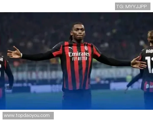 意甲激战再起AC米兰凭借莱奥进球逆转登顶死敌重回榜首